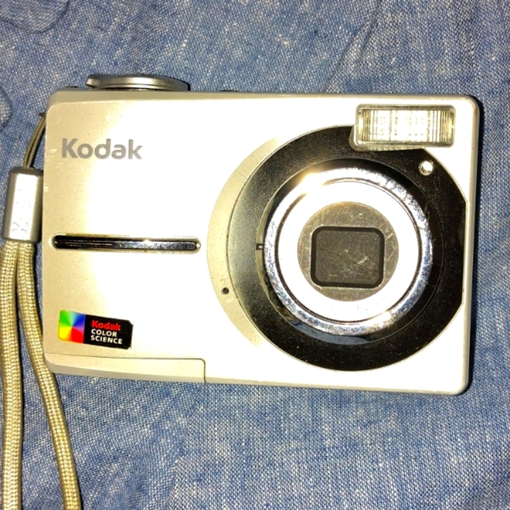 Kodak EasyShare C613 (2.4in LCD screen)